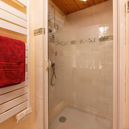Le Persan 10 Pl Chalet *